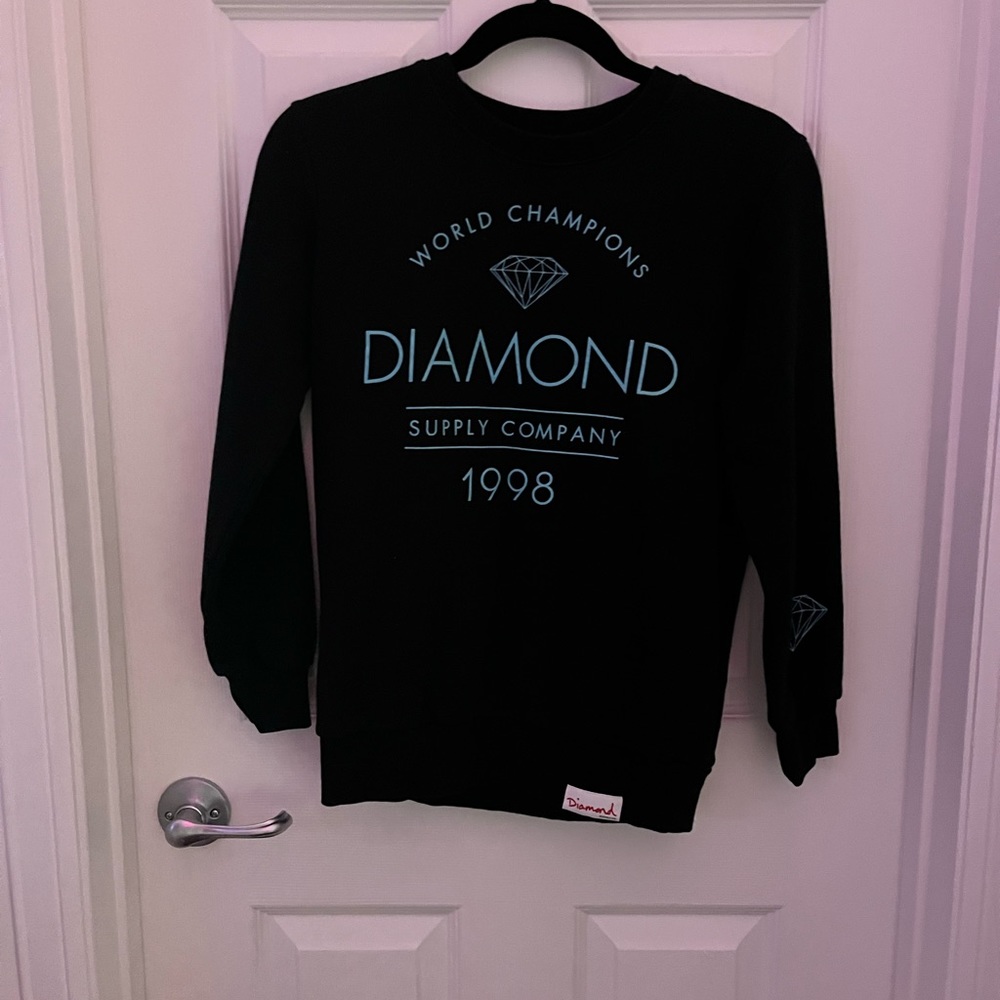 Black sweatshirt